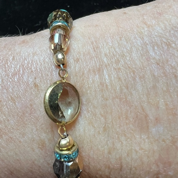 Gulten Dye swavorski crystal toggle bracelet. 7 inches. SPARKLES!!! - Picture 3 of 9